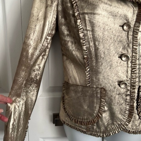 Amorimiei Milan Distressed Gold Leather Blazer with ruffle details, Size 10 - Picture 12 of 15